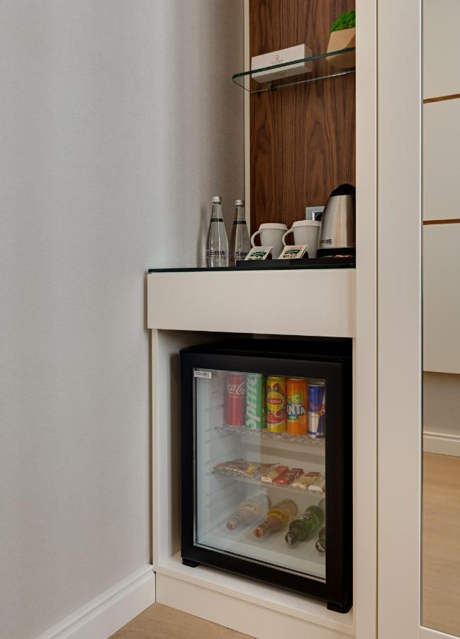 Gleam Collection Hotel Istanbul Ngoại thất bức ảnh A mini-bar in a hotel room